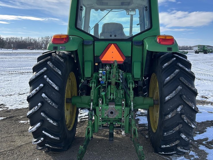 john-deere-7230-premium-image-10