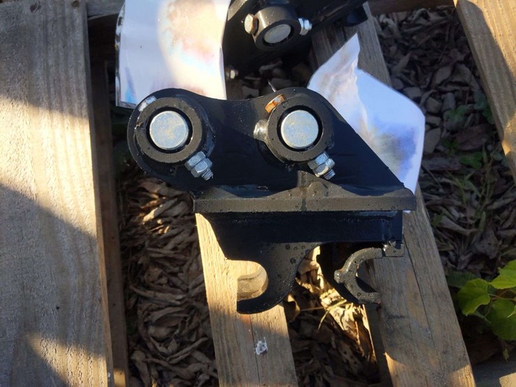 unused-tpm-mini-excavator-quick-hitch-image-2