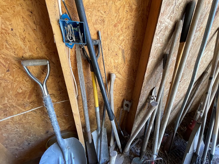 #3673-•-yard-tools-image-11