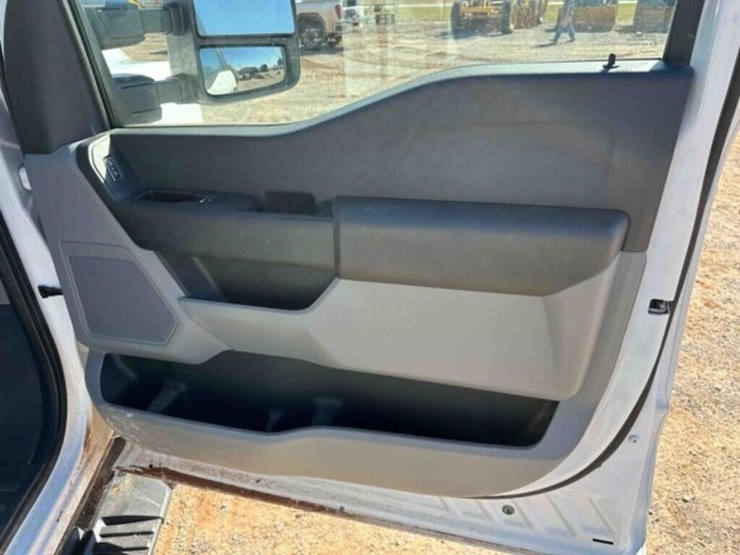 2024-ford-f350dually-1-ton-image-43