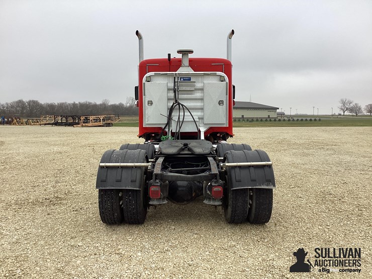 2020-freightliner-122sd-image-6