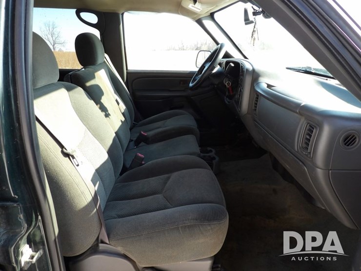 2005-chevrolet-silverado-3500-image-30