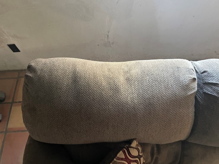 #3744-•-matching-couch-and-loveseat-image-20