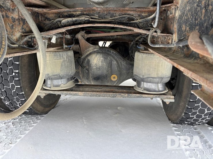 freightliner-114sd-image-59