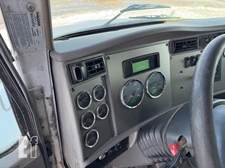 2014-kenworth-t370-image-59