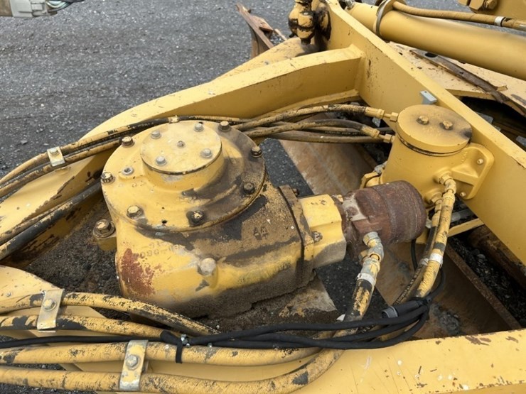 2006-caterpillar-160h-image-13