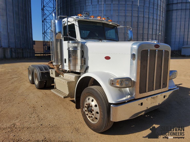 2013-peterbilt-388-image-3