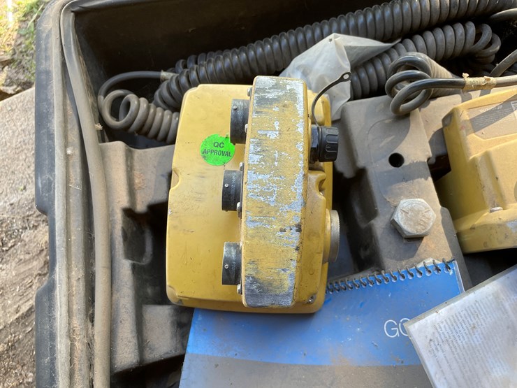 #3731-•-topcon-paver-and-profiler-control-box-image-6