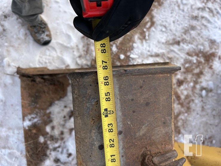 caterpillar-420d-image-53