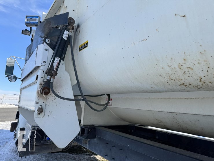 2014-kenworth-t370-image-39