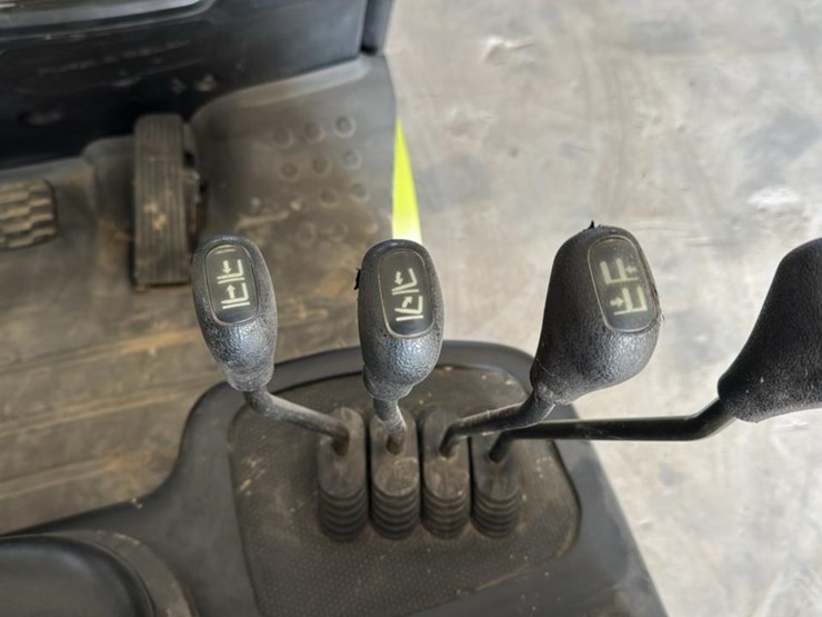 #112-•-2021-clark-s25cl-forklift-image-31