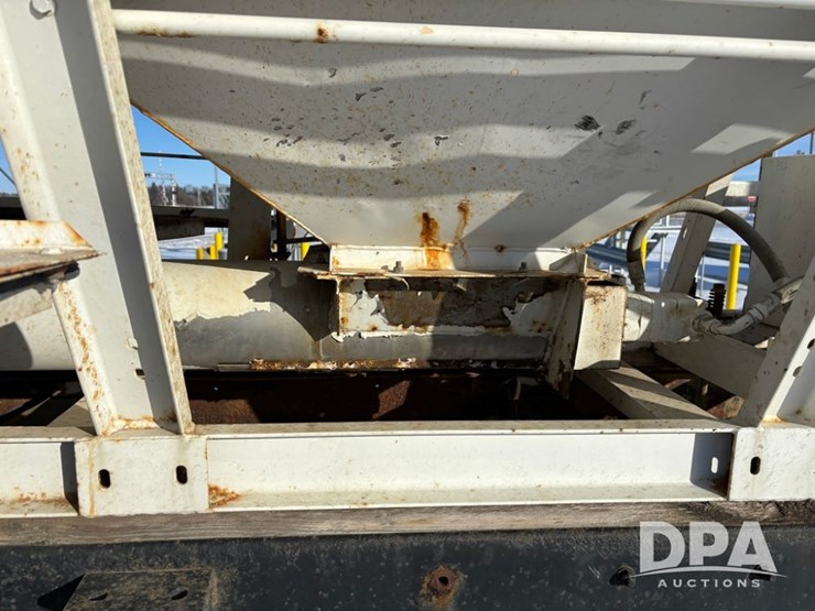 1998-freightliner-fl80-image-45