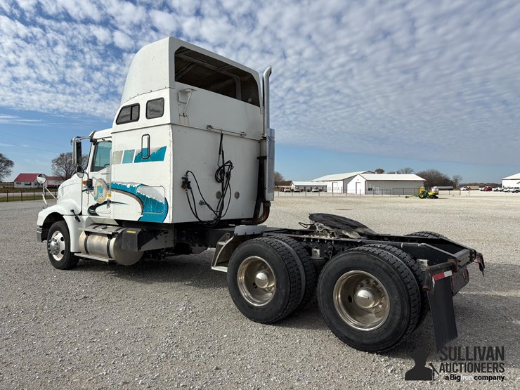 2006-international-9400i-t/a-sleeper-truck-tractor-image-7