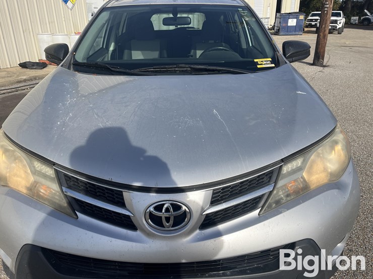 toyota-rav4-le-image-12