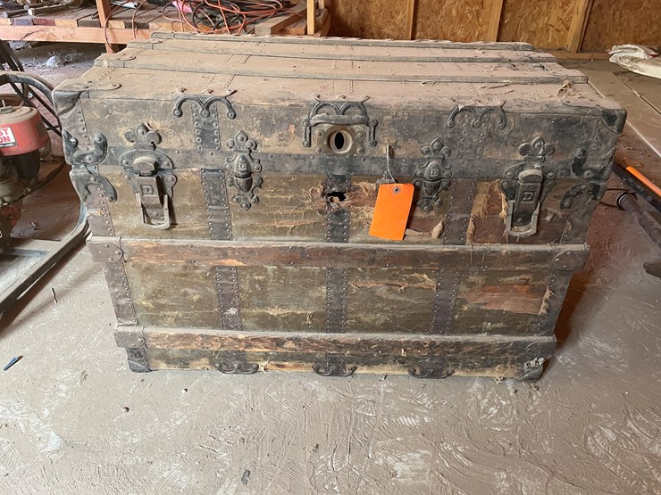 #3688-•-vintage-wooden-trunk-with-power-tools-image-2