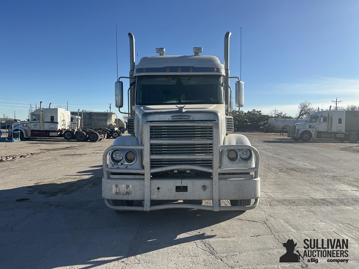 freightliner-coronado-132-image-2