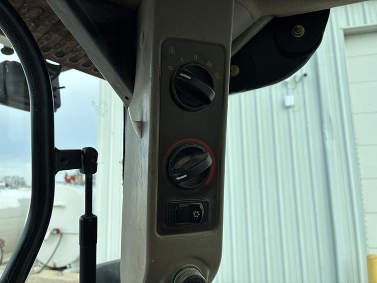 2006-case-ih-mxu130-image-83