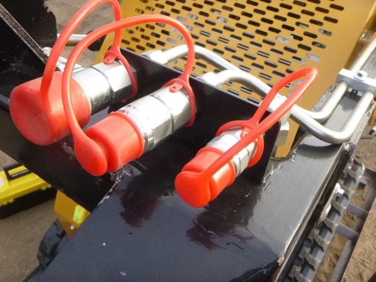 2025-agt-mx-crt23-skid-steer-track-loader-image-8