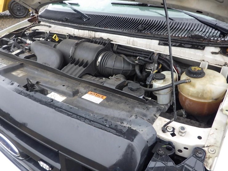 2012-ford-e350-image-26