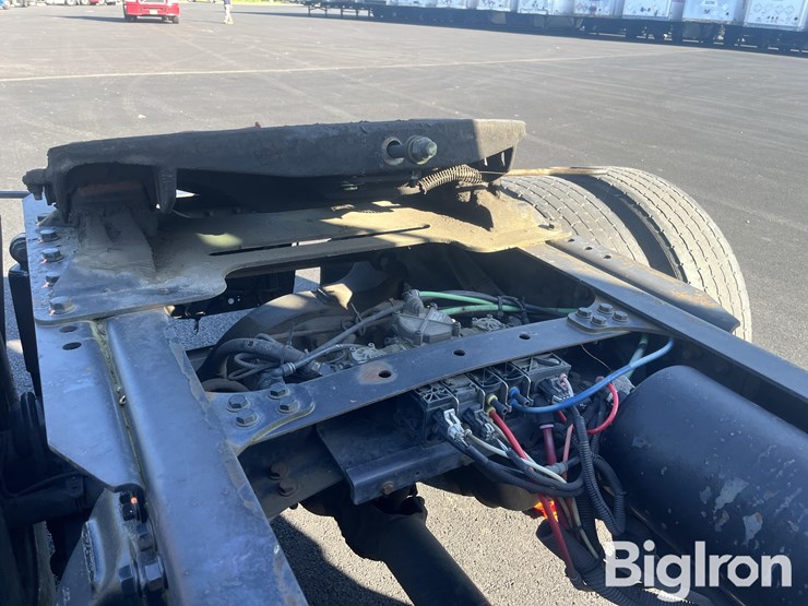 freightliner-m2-106-image-18