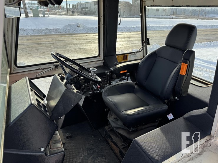 j-i-case-2290-image-47