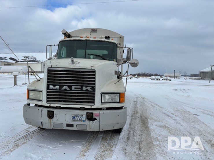 1994-mack-ch613-image-23