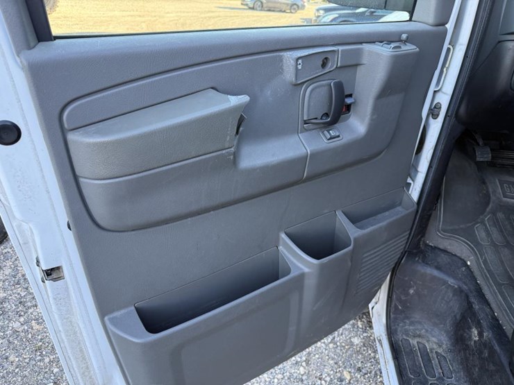 2006-chevrolet-3500-image-18