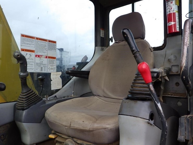 komatsu-pc138us-lc-2-image-24