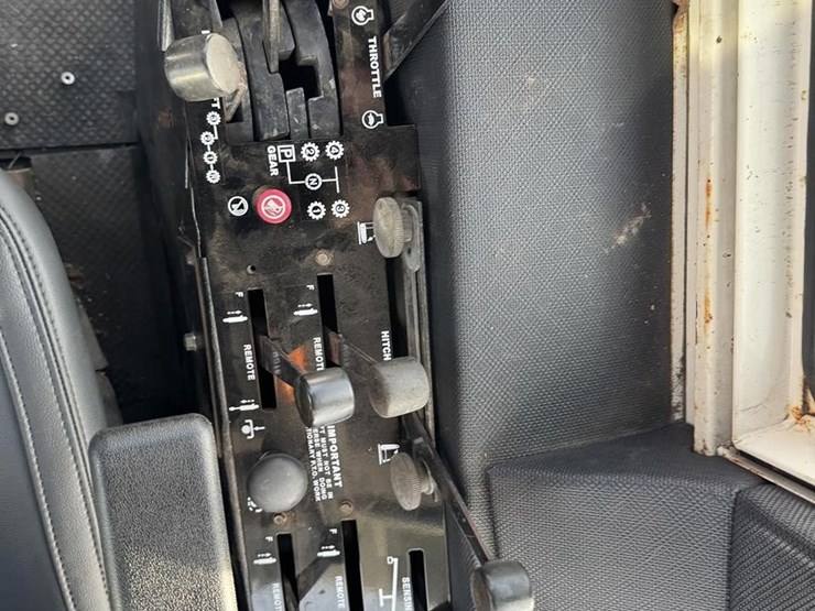 j-i-case-2290-image-51