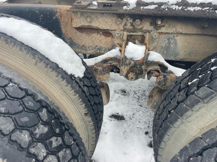 1996-peterbilt-378-image-22