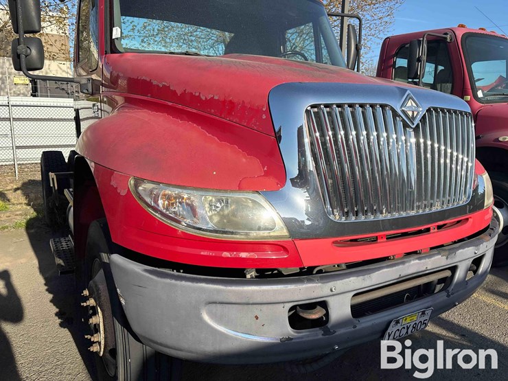 2006-international-durastar-4400-image-9