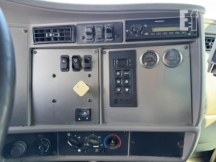 2014-kenworth-t370-image-62