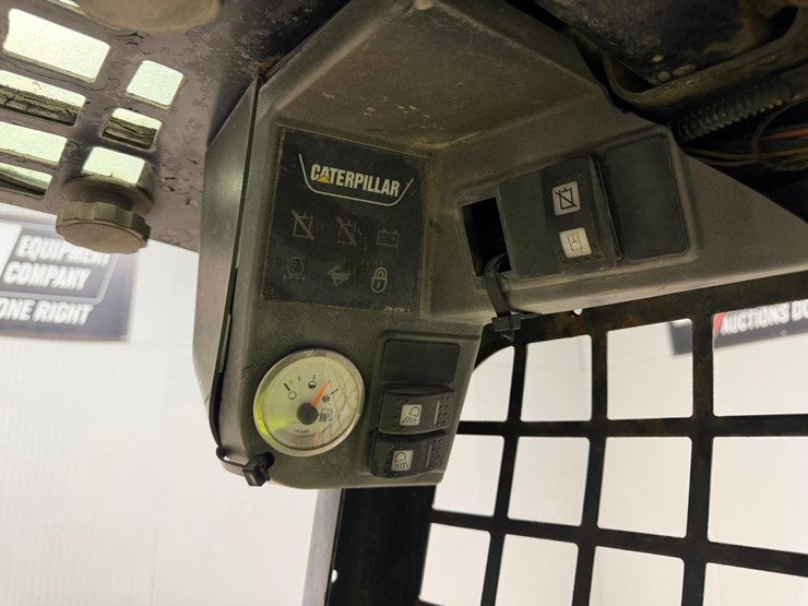 caterpillar-247b-image-21