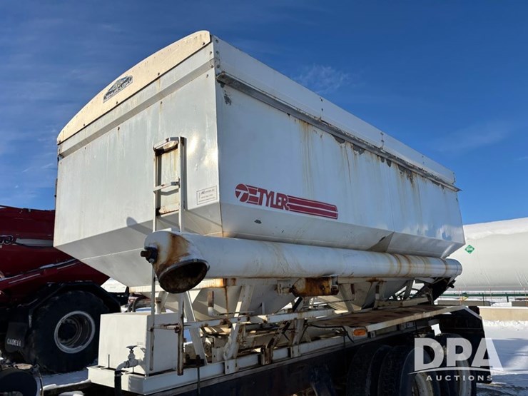 1998-freightliner-fl80-image-33