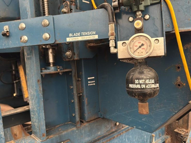 #166-•-2012-baker-dominator-stationary-bandmill-image-36