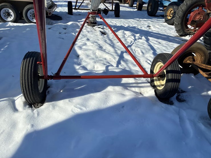 hutchinson-8x33-image-16