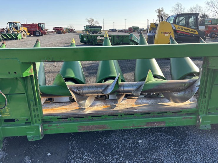 john-deere-608c-image-11