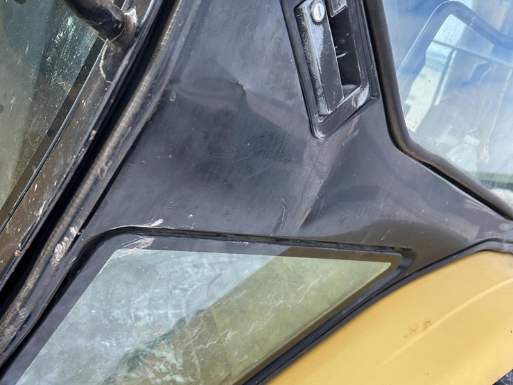 caterpillar-420d-image-101