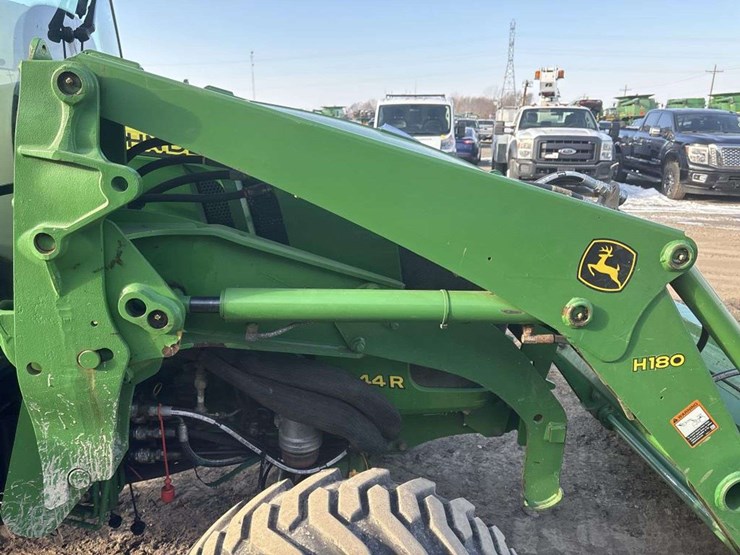 john-deere-4044r-loader-tractor-image-23