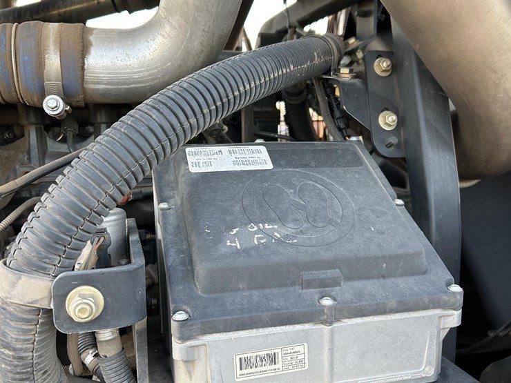 2014-case-721f-xr-image-41