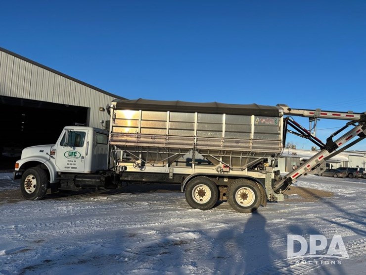 international-4900-image-17