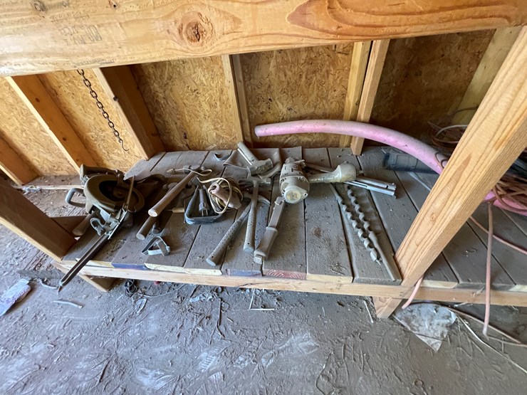 #3672-•-tools-and-large-wooden-table-image-19