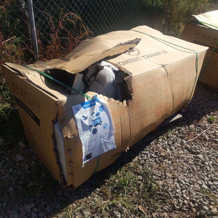 UNUSED IRGC40 2 SEATER MINI GOLF CART