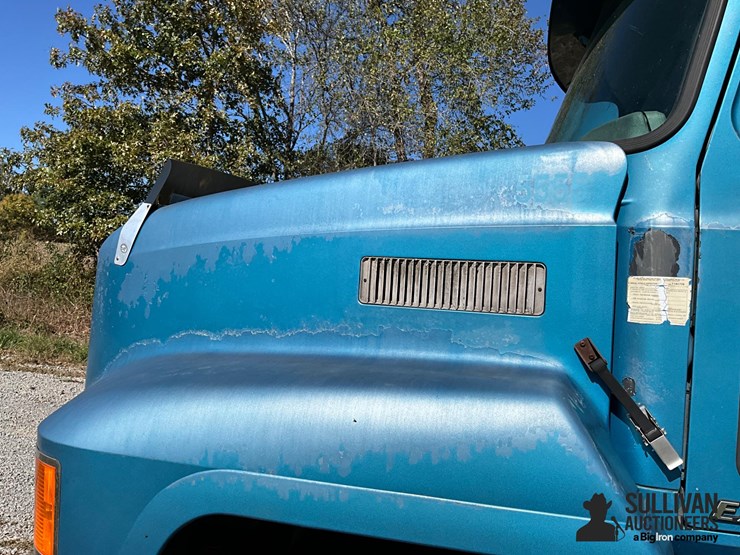 1998-mack-ch613-image-11