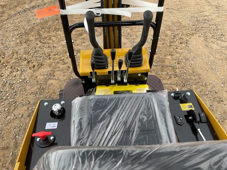 #9230-•-2025-unused-cfg-mini-excavator-image-8