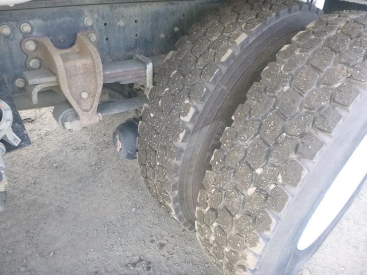 2019-hino-338-image-23