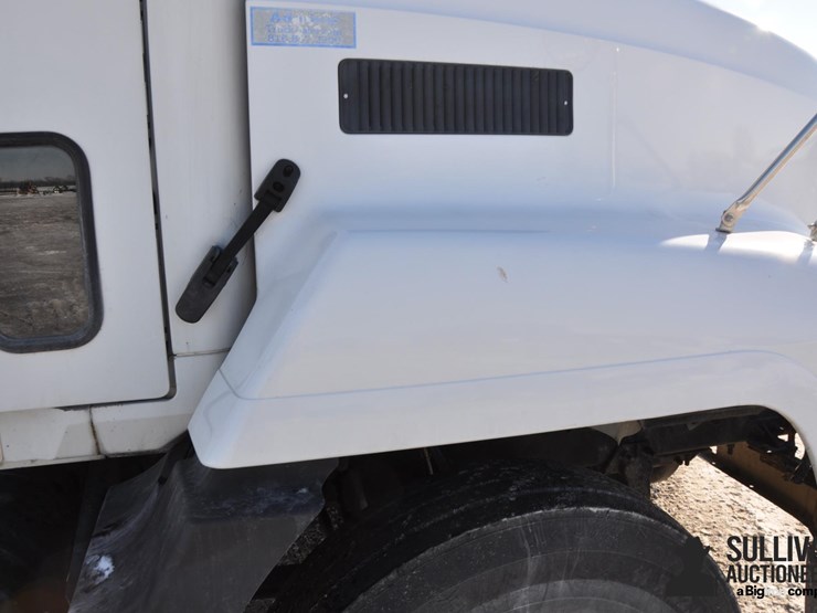 2000-mack-ch613-image-19