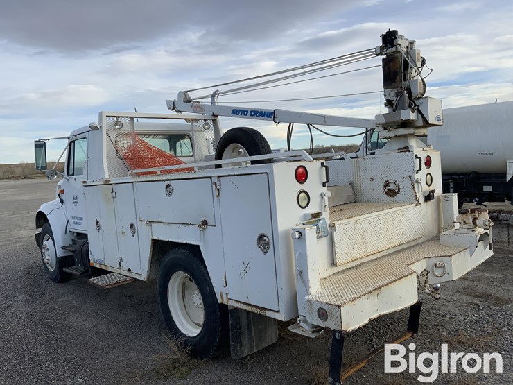 international-4900-image-7