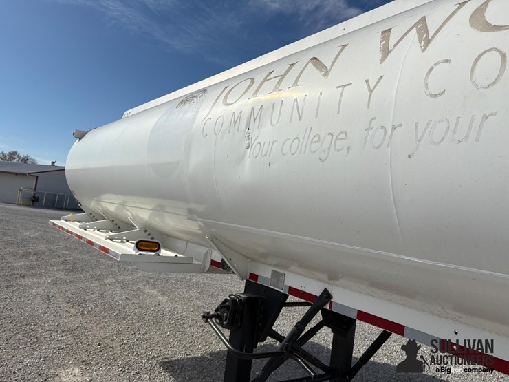 heil-trailer-image-13