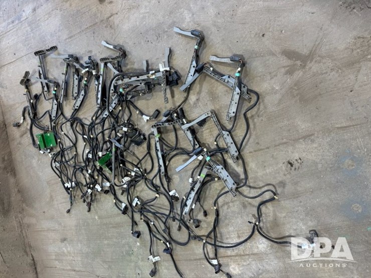 john-deere-planter-electrical-harnesses-&-brackets-(jm709)-image-1